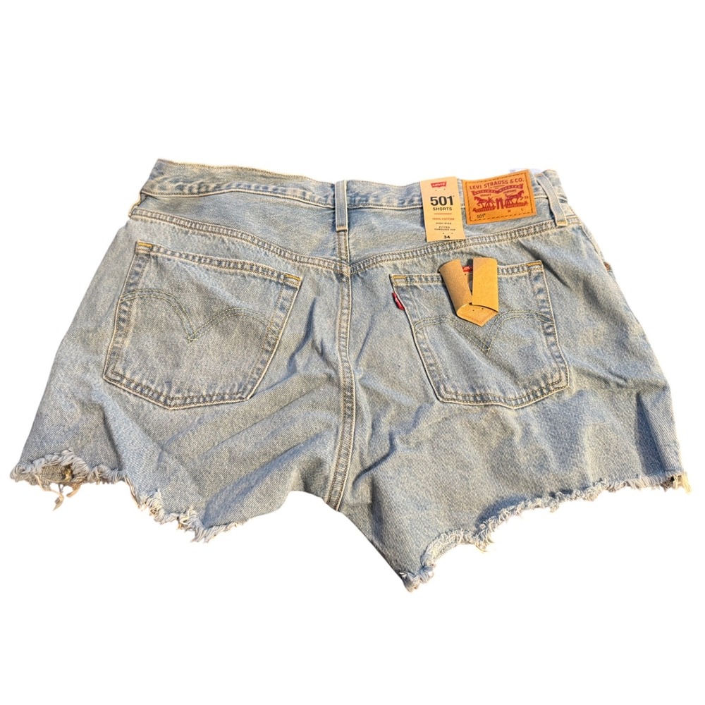 NWT Levi's 501 Original Fit Denim Shorts Light Wash Raw Hem Size 34 - Picture 3 of 4